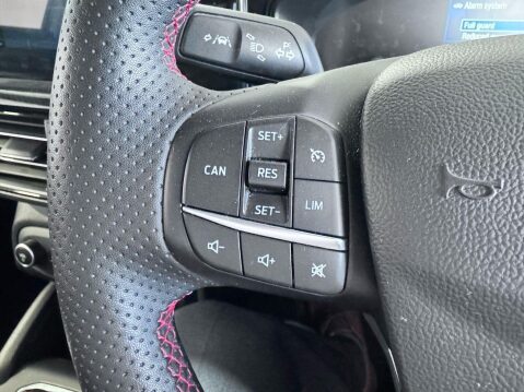 Ford Focus 1.0T EcoBoost ST-Line Euro 6 (s/s) 5dr 33