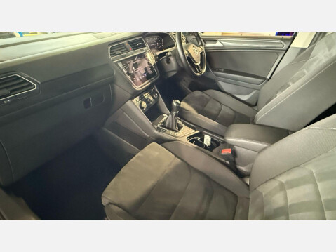 Volkswagen Tiguan Allspace 2.0 TDI SEL Euro 6 (s/s) 5dr 8