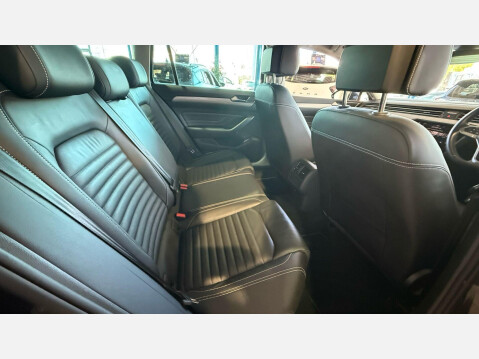 Volkswagen Passat 1.5 TSI EVO SEL DSG Euro 6 (s/s) 5dr 11