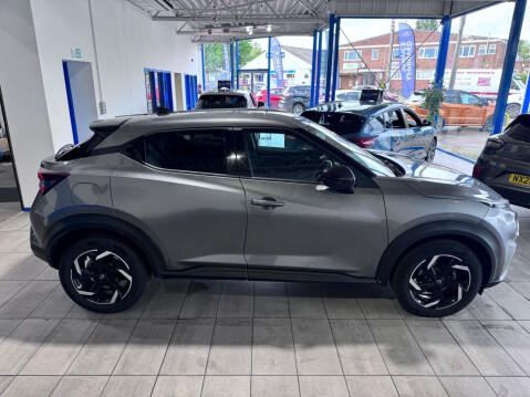 Nissan Juke 1.0 DIG-T N-Connecta DCT Auto Euro 6 (s/s) 5dr 4