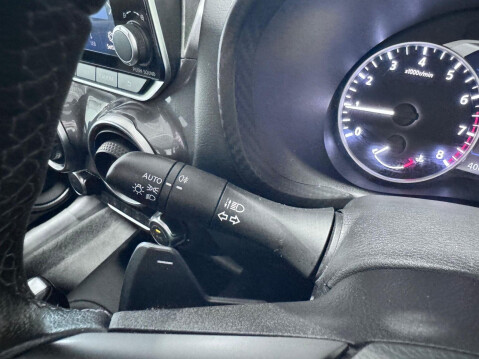 Nissan Juke 1.0 DIG-T N-Connecta DCT Auto Euro 6 (s/s) 5dr 39