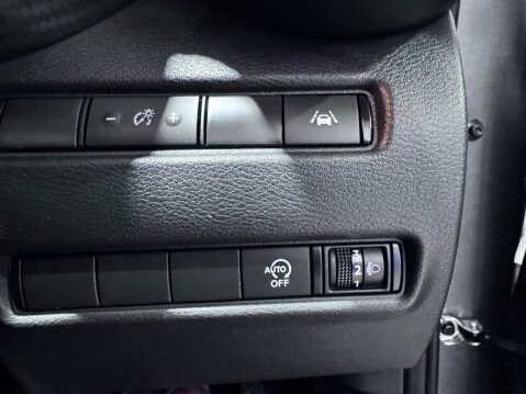 Nissan Juke 1.0 DIG-T N-Connecta DCT Auto Euro 6 (s/s) 5dr 40