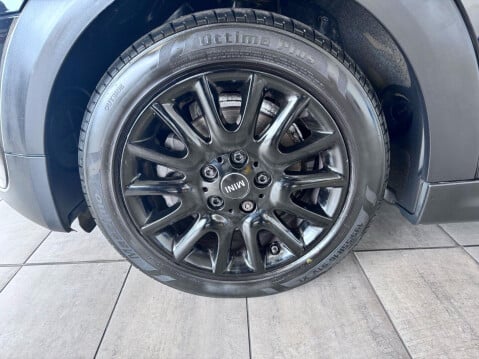 Mini Hatch 1.5 Cooper Classic Euro 6 (s/s) 3dr 17