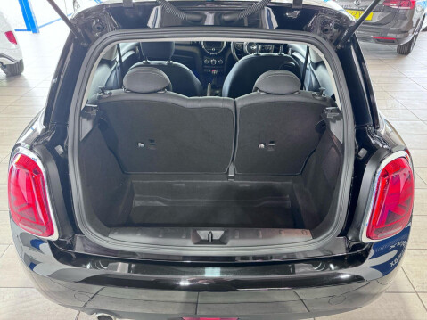 Mini Hatch 1.5 Cooper Classic Euro 6 (s/s) 3dr 38