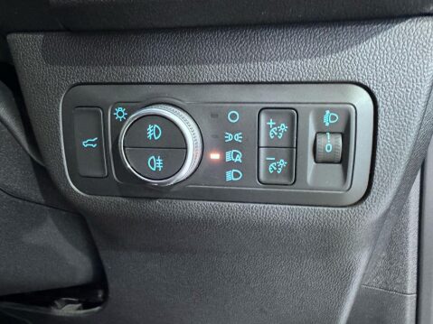 Ford Kuga 1.5T EcoBoost Titanium Edition Euro 6 (s/s) 5dr 38