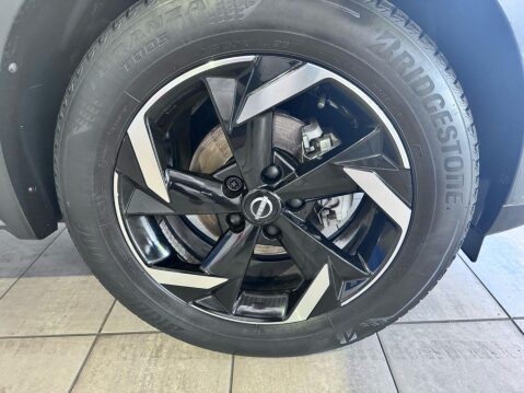 Nissan Juke 1.6 N-Connecta Auto Euro 6 5dr 17
