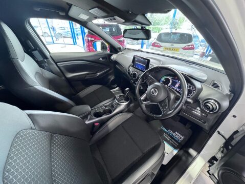 Nissan Juke 1.6 N-Connecta Auto Euro 6 5dr 21