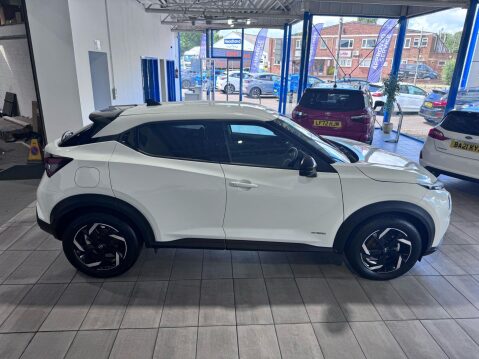 Nissan Juke 1.6 N-Connecta Auto Euro 6 5dr 4