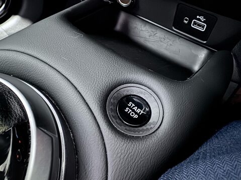 Nissan Juke 1.6 N-Connecta Auto Euro 6 5dr 32
