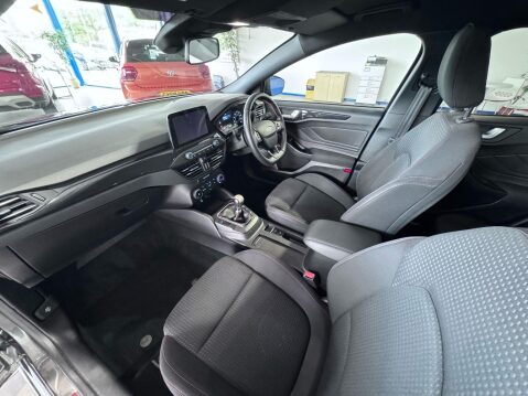 Ford Focus 1.0T EcoBoost ST-Line Euro 6 (s/s) 5dr 41
