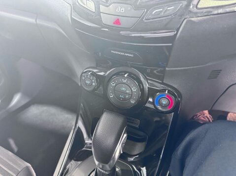Ford Fiesta 1.0T EcoBoost Zetec Powershift Euro 5 5dr 26