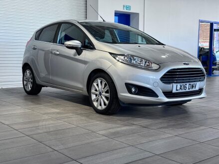 Ford Fiesta 1.0T EcoBoost Titanium Euro 6 (s/s) 5dr