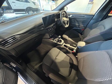 Ford Focus 1.0T EcoBoost ST-Line Euro 6 (s/s) 5dr 12