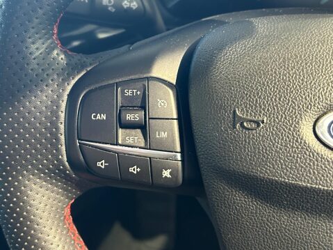 Ford Focus 1.0T EcoBoost ST-Line Euro 6 (s/s) 5dr 29