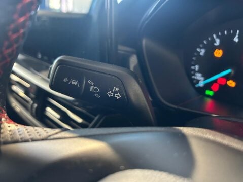 Ford Focus 1.0T EcoBoost ST-Line Euro 6 (s/s) 5dr 31