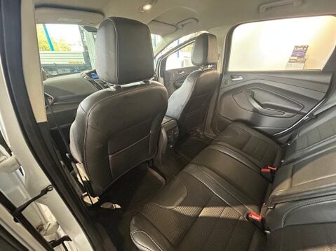 Ford Kuga 2.0 TDCi Titanium 2WD Euro 5 5dr 17