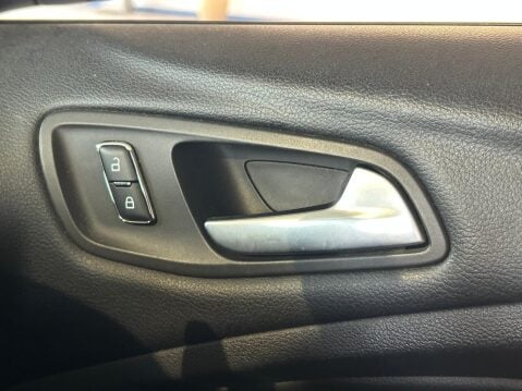 Ford Kuga 2.0 TDCi Titanium 2WD Euro 5 5dr 31