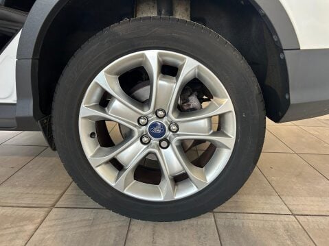 Ford Kuga 2.0 TDCi Titanium 2WD Euro 5 5dr 10