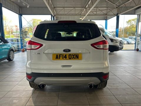 Ford Kuga 2.0 TDCi Titanium 2WD Euro 5 5dr 4