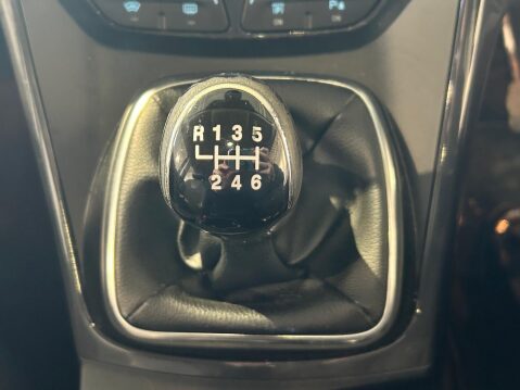 Ford Kuga 2.0 TDCi Titanium 2WD Euro 5 5dr 25