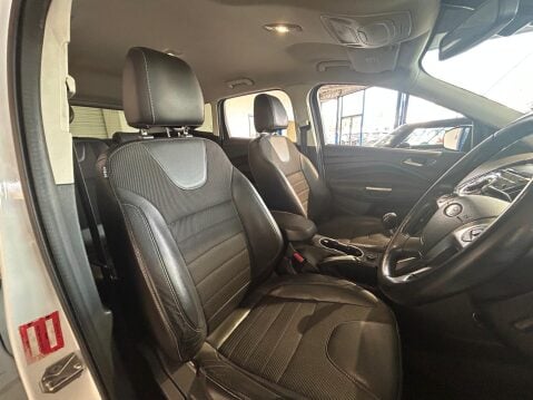 Ford Kuga 2.0 TDCi Titanium 2WD Euro 5 5dr 14