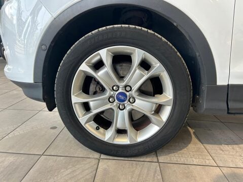 Ford Kuga 2.0 TDCi Titanium 2WD Euro 5 5dr 12