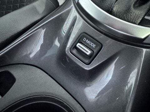 Nissan Juke 1.6 N-Connecta Auto Euro 6 5dr 19