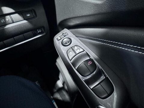 Nissan Juke 1.6 N-Connecta Auto Euro 6 5dr 27