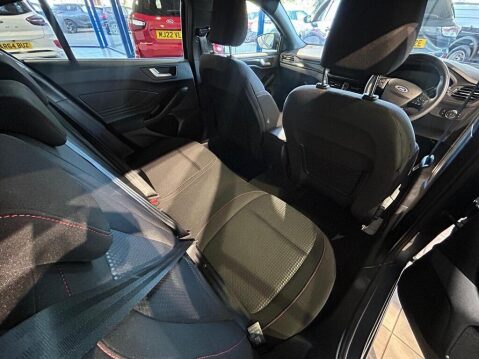 Ford Focus 1.0T EcoBoost ST-Line Euro 6 (s/s) 5dr 17