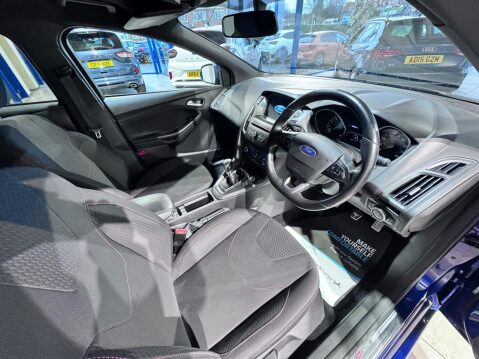 Ford Focus 1.0T EcoBoost ST-Line Euro 6 (s/s) 5dr 12