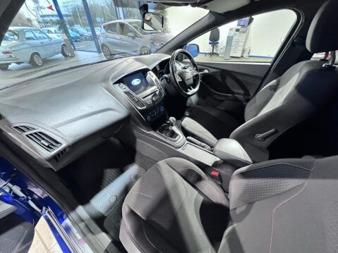 Ford Focus 1.0T EcoBoost ST-Line Euro 6 (s/s) 5dr 28