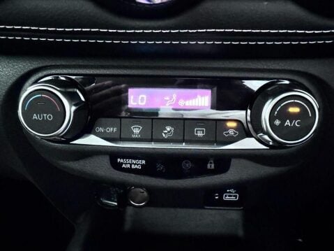 Nissan Juke 1.6 N-Connecta Auto Euro 6 5dr 17