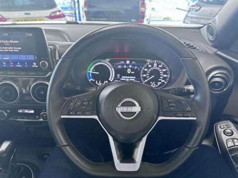 Nissan Juke 1.6 N-Connecta Auto Euro 6 5dr 21