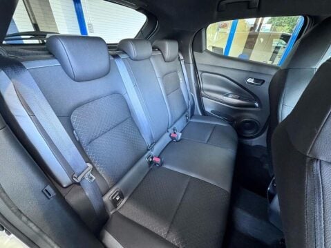 Nissan Juke 1.6 N-Connecta Auto Euro 6 5dr 28