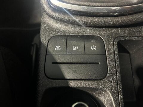 Ford Fiesta 1.0T EcoBoost Titanium Euro 6 (s/s) 5dr 25