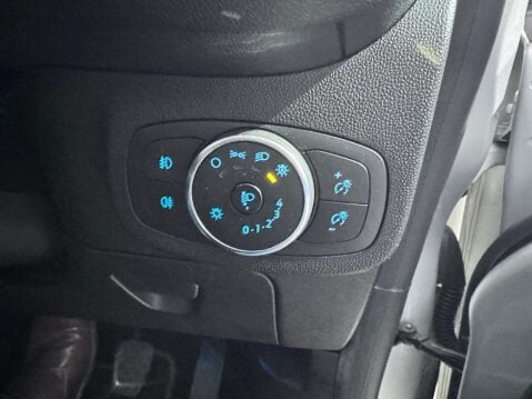 Ford Fiesta 1.0T EcoBoost Titanium Euro 6 (s/s) 5dr 25