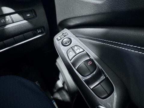 Nissan Juke 1.6 N-Connecta Auto Euro 6 5dr 26