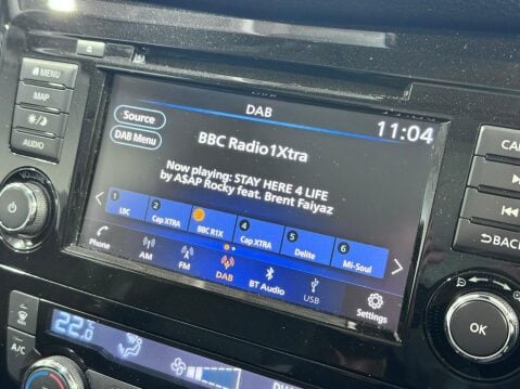 Nissan Qashqai 1.3 DIG-T N-Connecta Euro 6 (s/s) 5dr 16