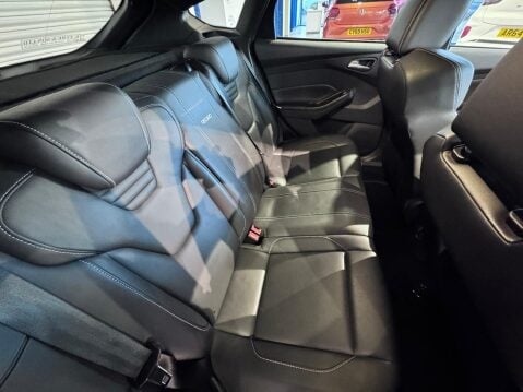 Ford Focus 2.0T EcoBoost ST-3 Euro 5 (s/s) 5dr 28
