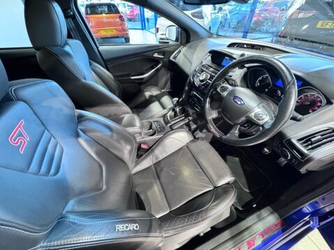 Ford Focus 2.0T EcoBoost ST-3 Euro 5 (s/s) 5dr 9