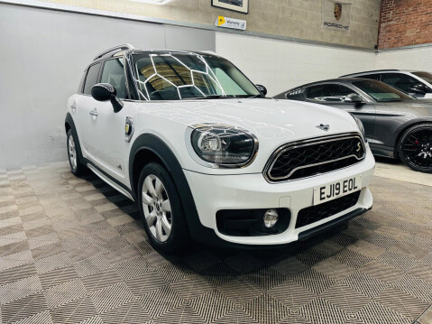 Mini Countryman 1.5 7.6kWh Cooper SE Classic Auto ALL4 Euro 6 (s/s) 5dr 3