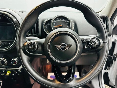 Mini Countryman 1.5 7.6kWh Cooper SE Classic Auto ALL4 Euro 6 (s/s) 5dr 17