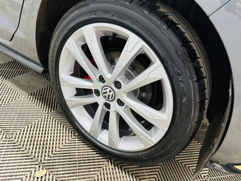 Volkswagen Golf 2.0 TDI R-Line DSG Euro 6 (s/s) 5dr 20