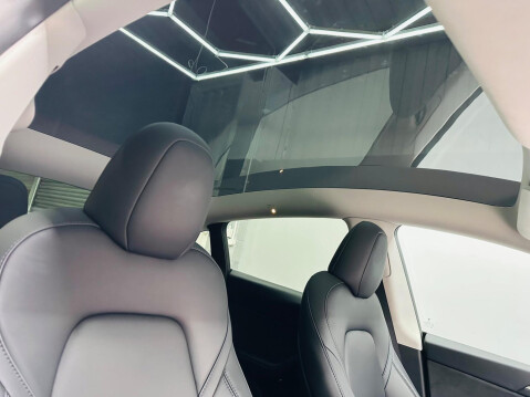 Tesla Model Y Auto RWD 5dr 16