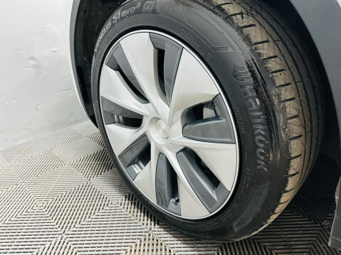 Tesla Model Y Auto RWD 5dr 22