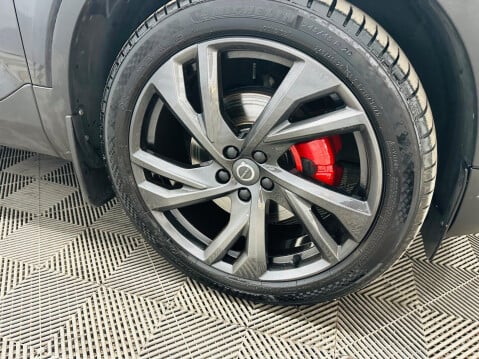 Volvo XC40 2.0 D4 R-Design Pro Auto AWD Euro 6 (s/s) 5dr 5