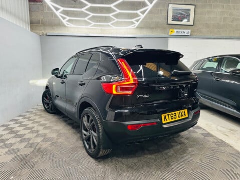 Volvo XC40 2.0 D4 R-Design Pro Auto AWD Euro 6 (s/s) 5dr 10