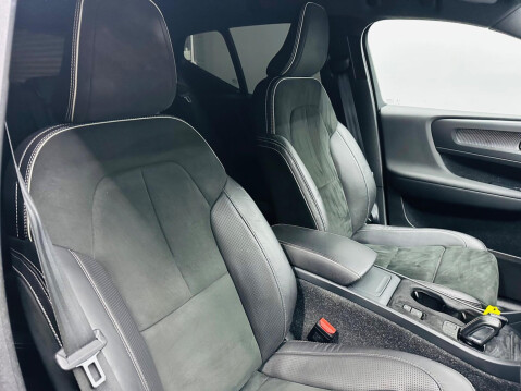 Volvo XC40 2.0 D4 R-Design Pro Auto AWD Euro 6 (s/s) 5dr 26
