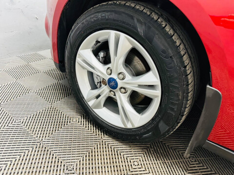 Ford Focus 1.6 Zetec Euro 5 5dr 19