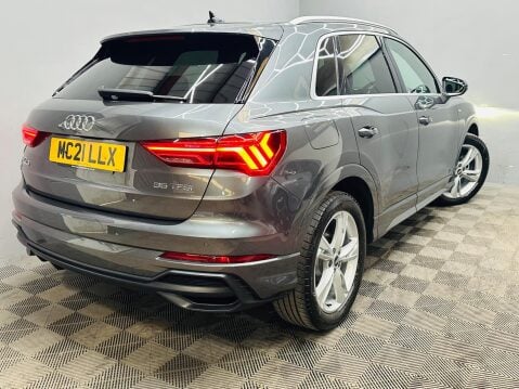 Audi Q3 1.5 TFSI CoD 35 S line S Tronic Euro 6 (s/s) 5dr 9